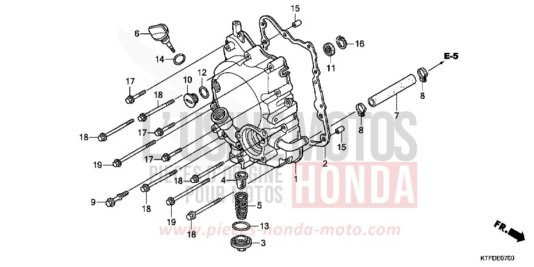 RIGHT CRANKCASE COVER for SH150i VELVET RED METALLIC (R302) from 2011