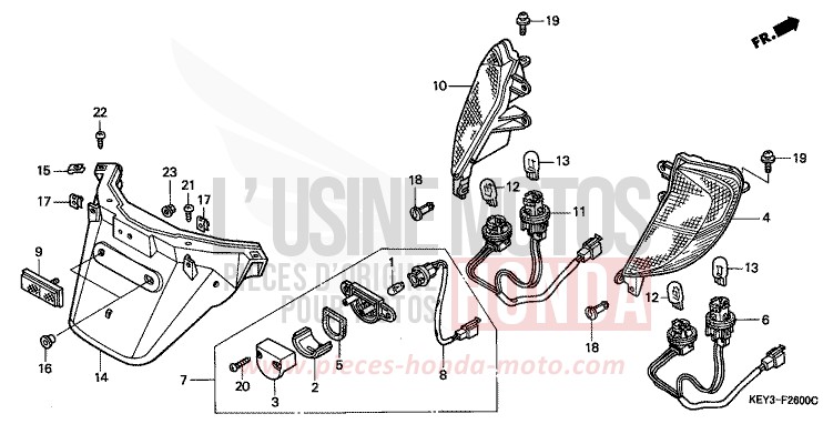 TAILLIGHT/REAR FENDER for Pantheon COGNAC BROWN METALLIC (YR199) from 1998