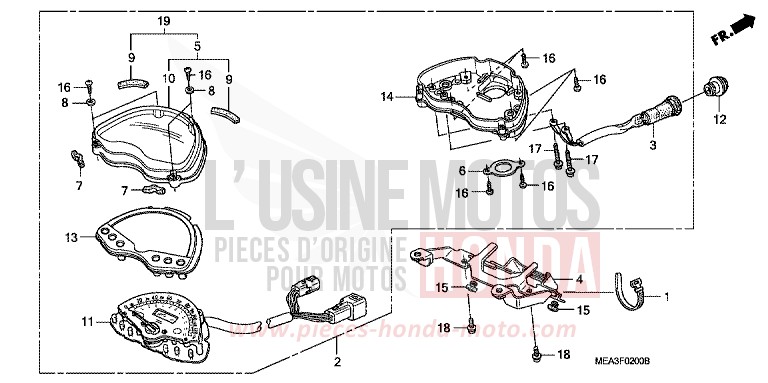 RIGHT CRANKCASE COVER/WATER PUMP for NSS300A SEAL SILVER METALLIC (NHA14) from 2013